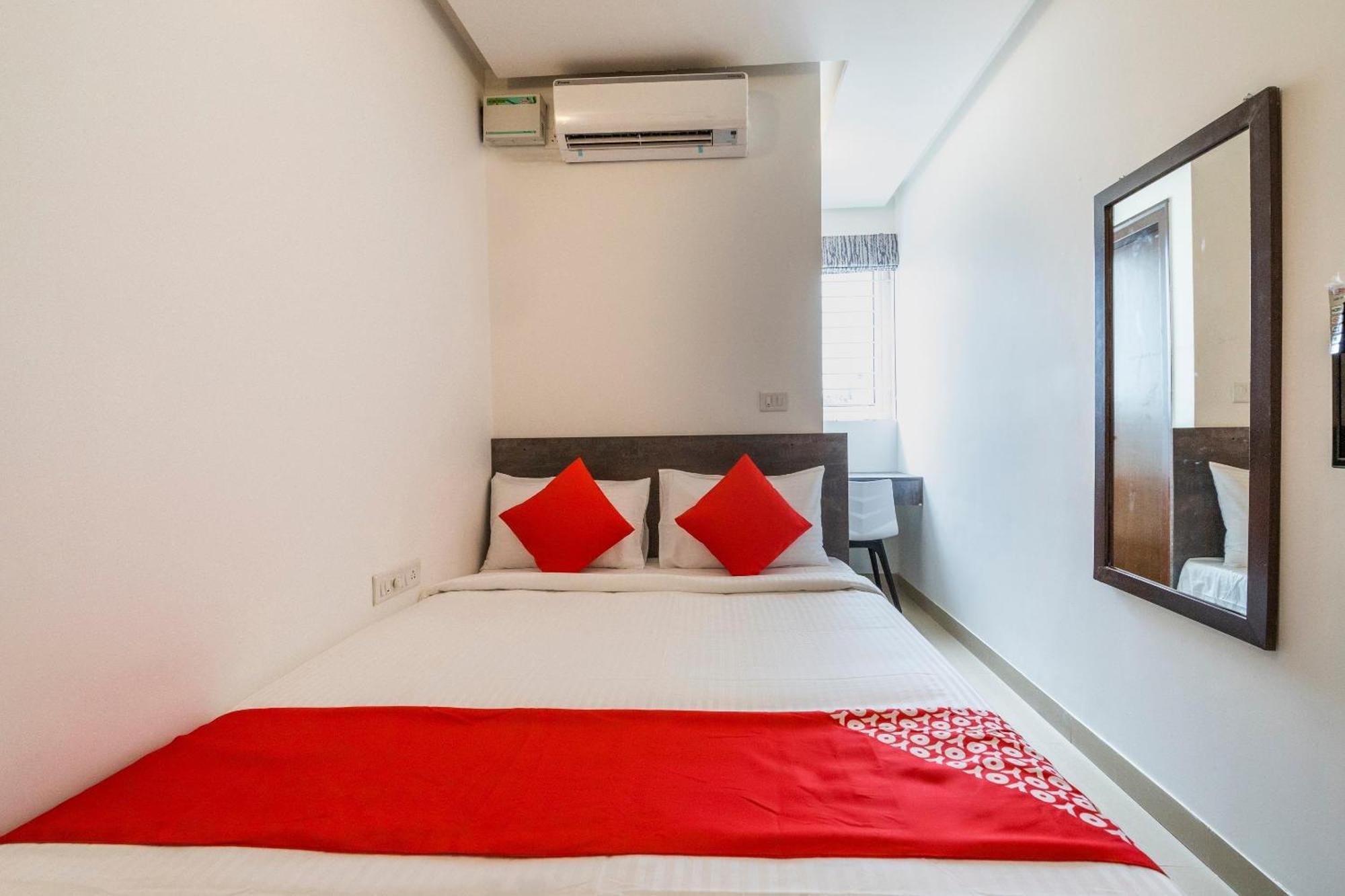 Super Townhouse Hebbal Hotel Bangalore Buitenkant foto