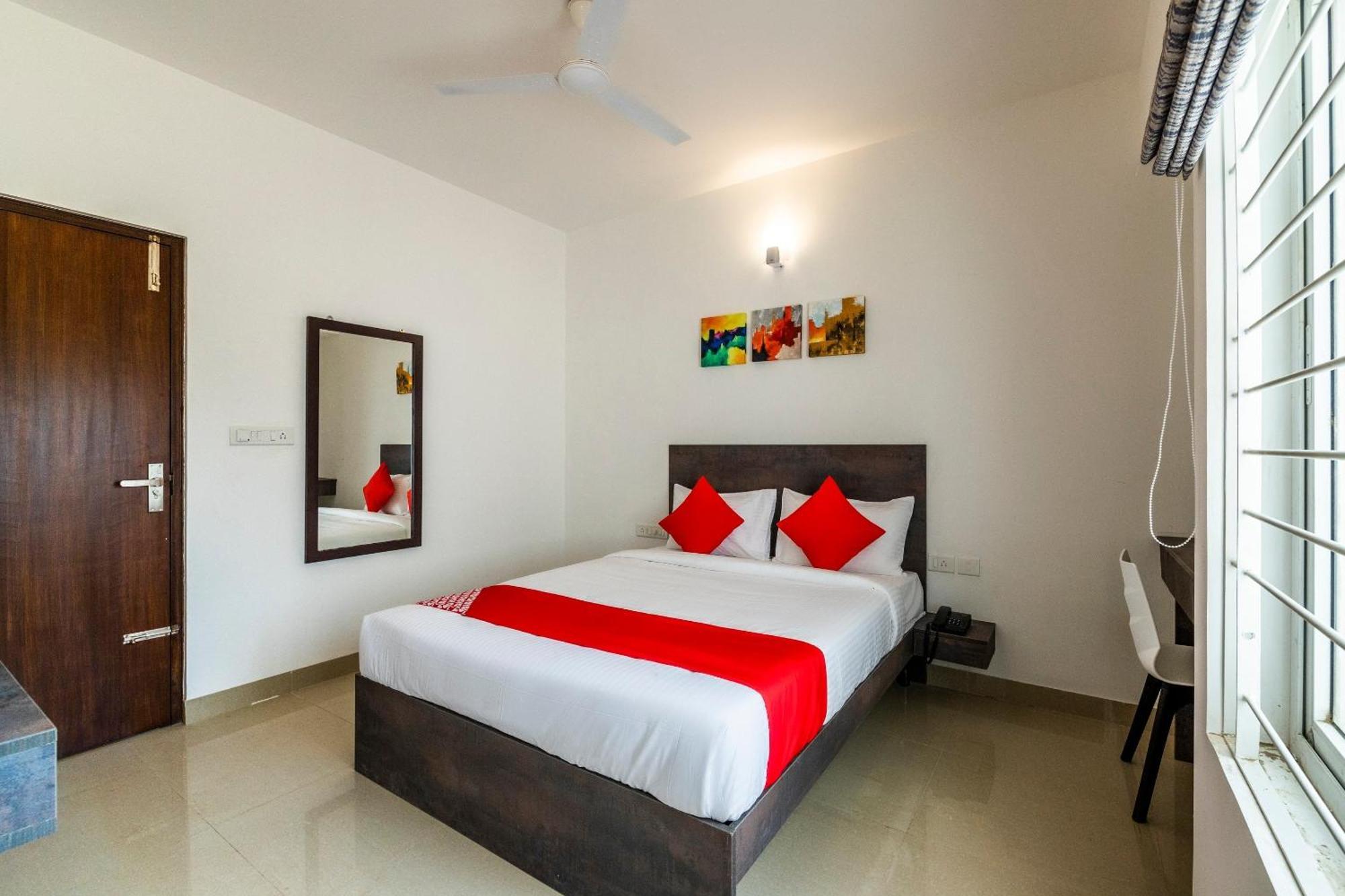Super Townhouse Hebbal Hotel Bangalore Buitenkant foto