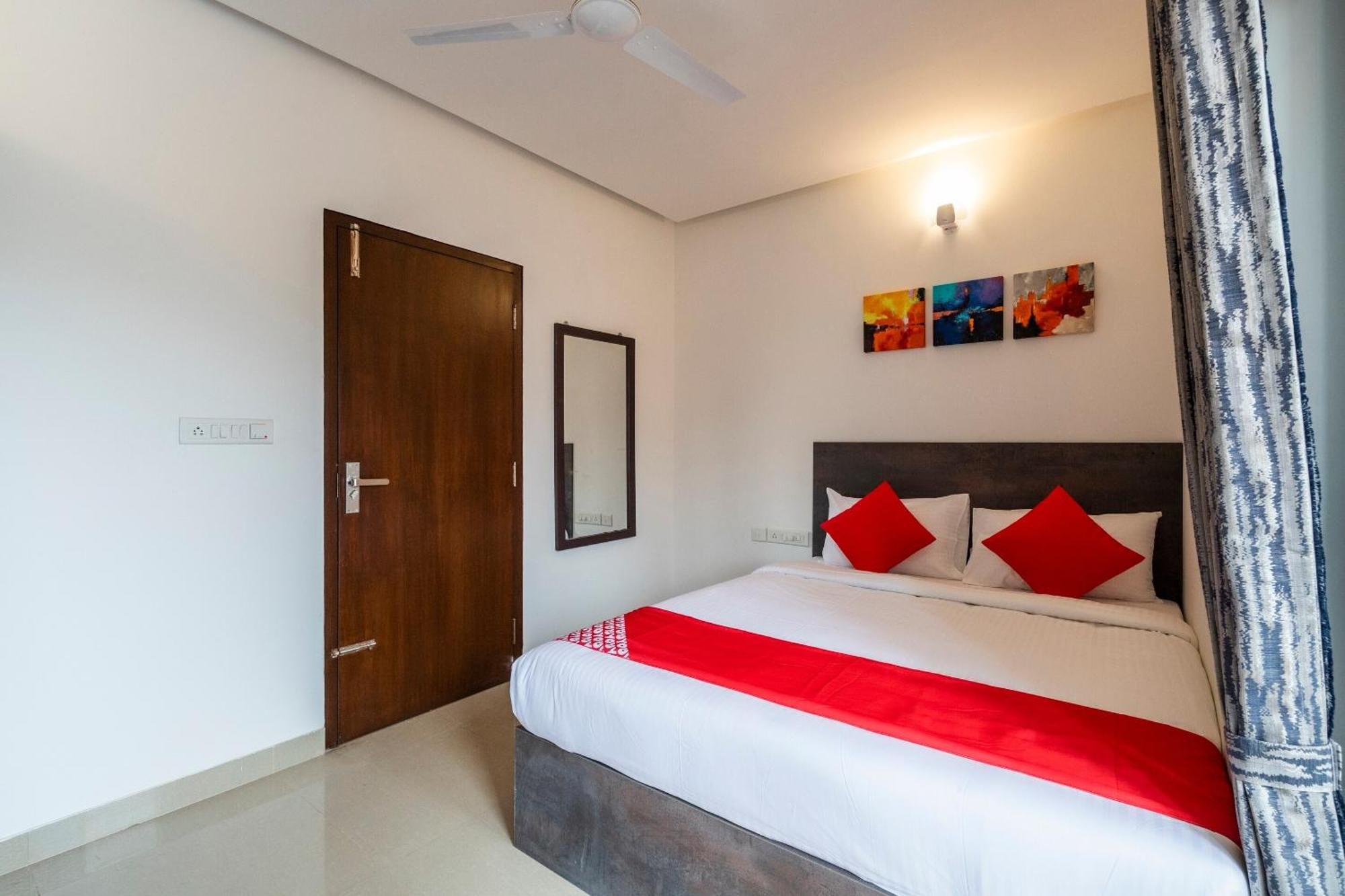 Super Townhouse Hebbal Hotel Bangalore Buitenkant foto