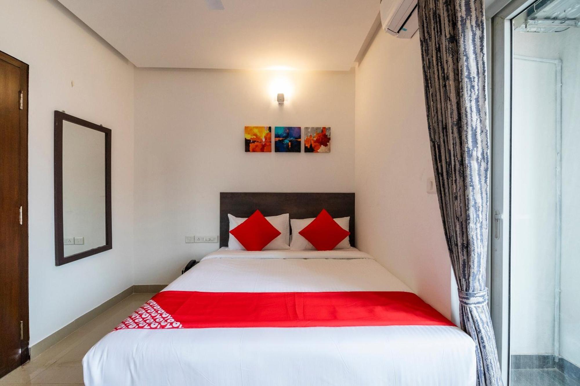 Super Townhouse Hebbal Hotel Bangalore Buitenkant foto