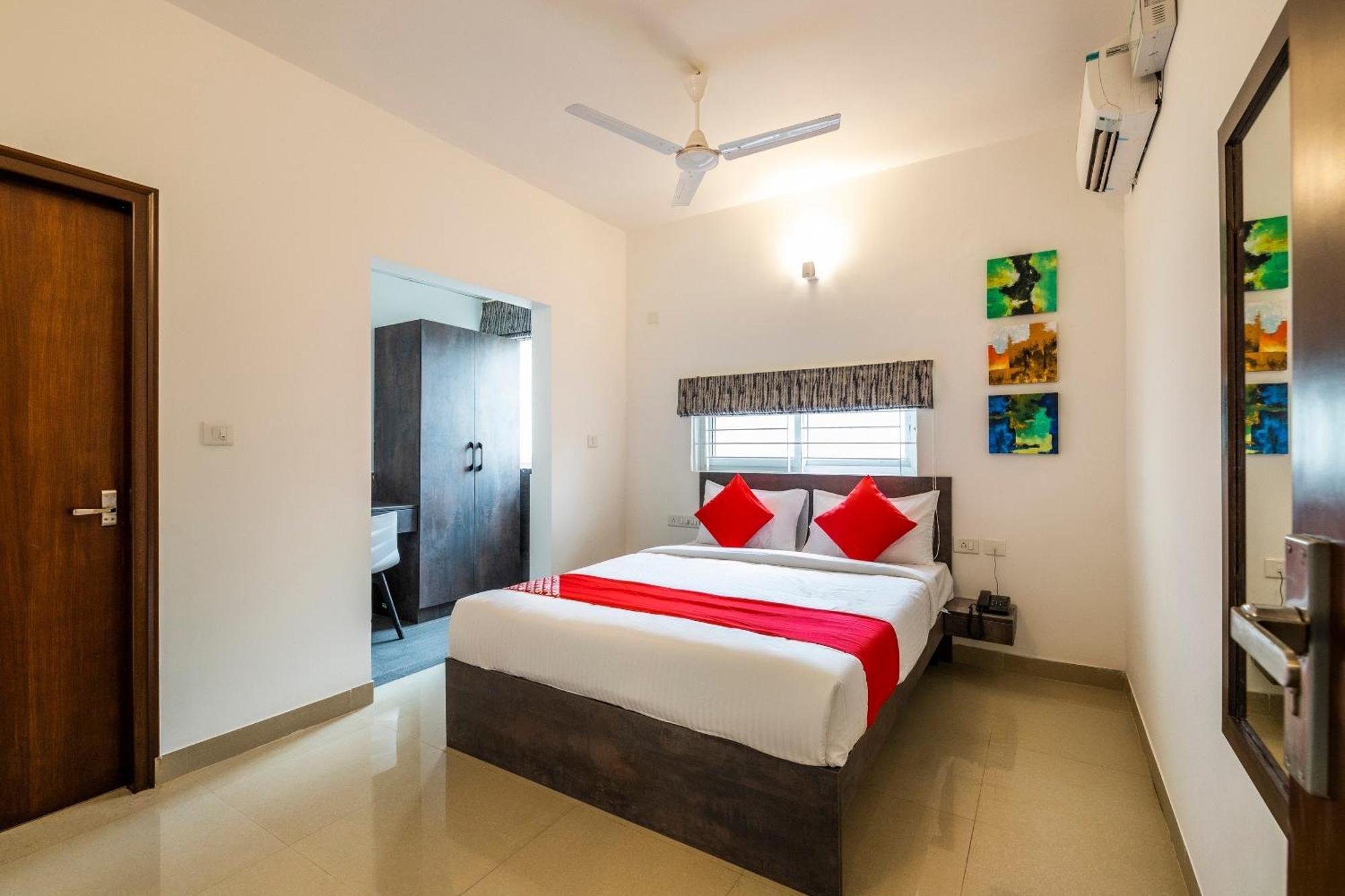 Super Townhouse Hebbal Hotel Bangalore Buitenkant foto