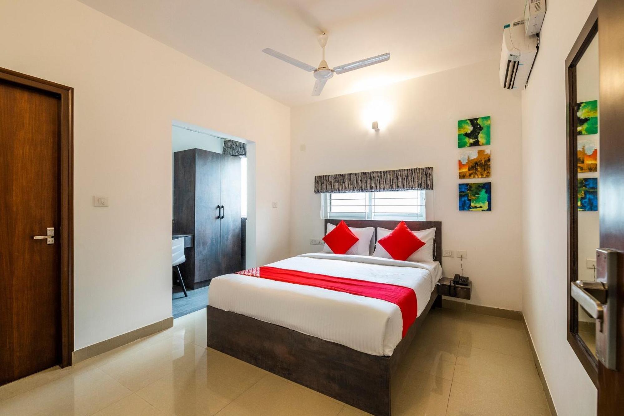 Super Townhouse Hebbal Hotel Bangalore Buitenkant foto